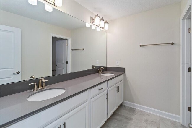 Building Photo - 11352 Satire St