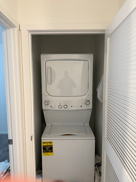 Building Photo - 16650 Grey Pne St