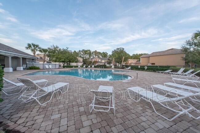 Building Photo - 807 Scrub Jay Dr