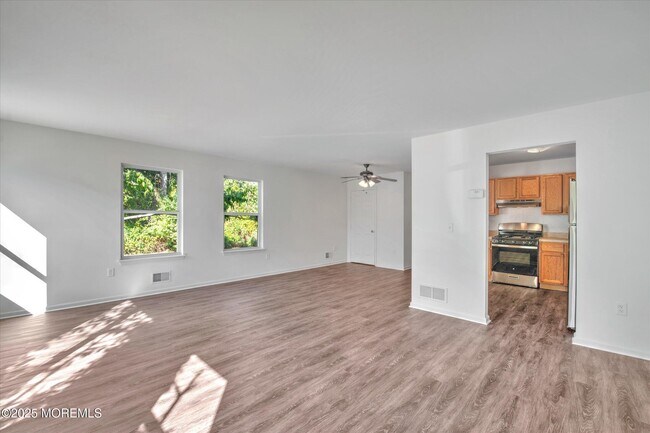 Building Photo - 1 Esplanade Way