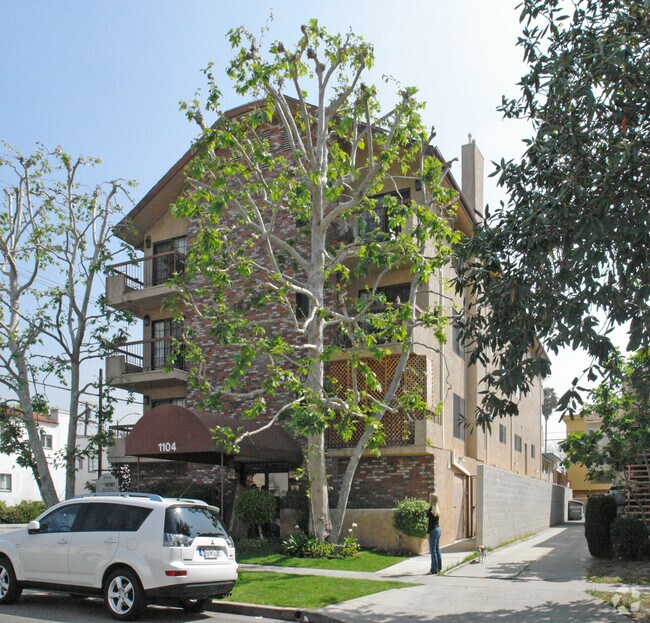 Building Photo - Holt House Apartments