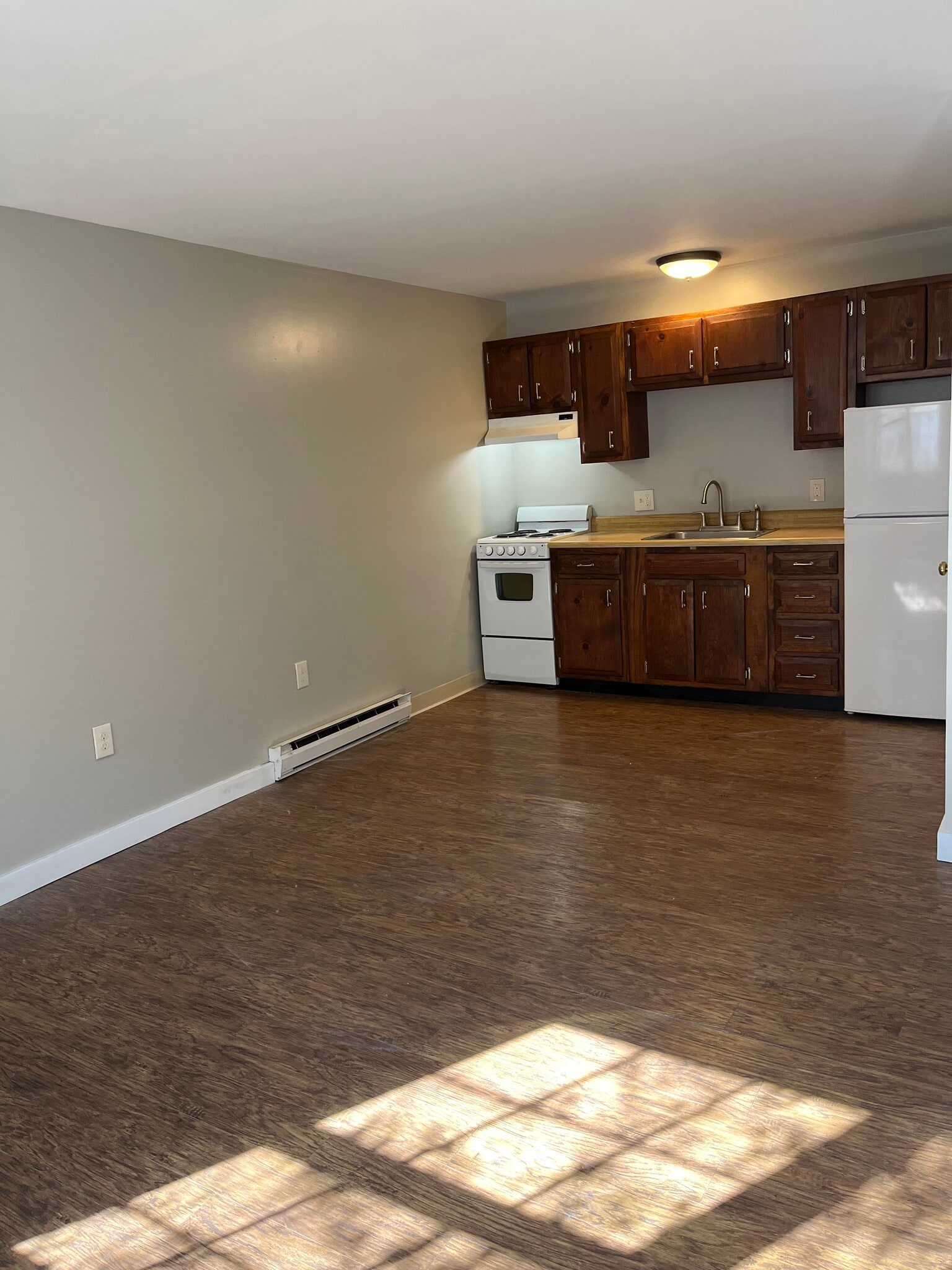 Building Photo - 46 Turnpike St