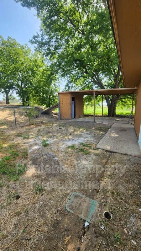 Building Photo - 109 Arrowhead St