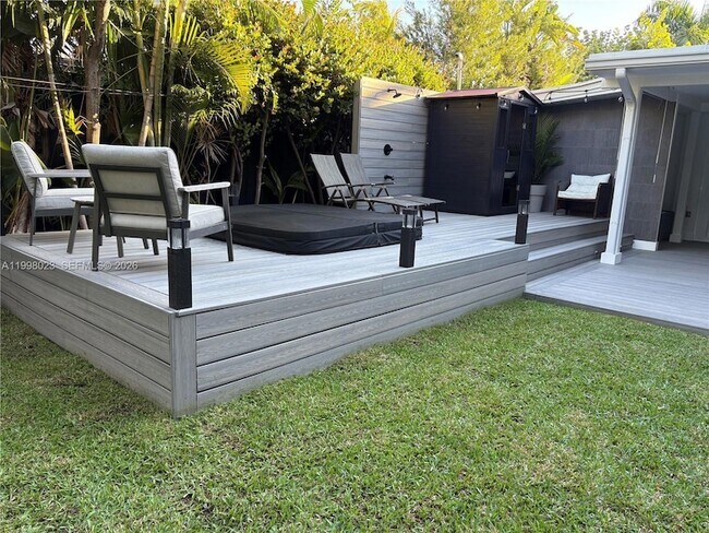 Building Photo - 1205 NE 17th Terrace