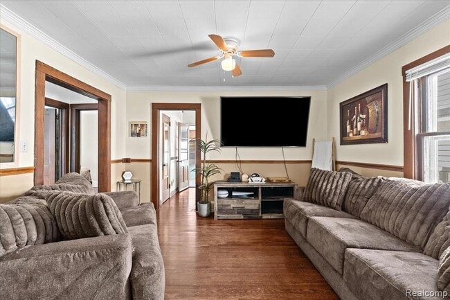 Building Photo - 423 Pingree Blvd