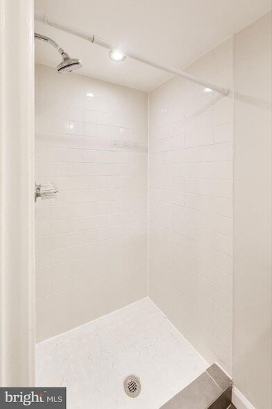 Building Photo - 628 Madison St NW