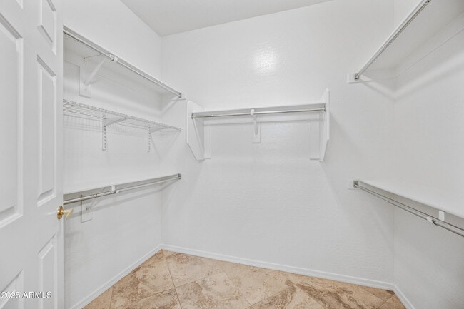 Building Photo - 3738 W Memorial Dr