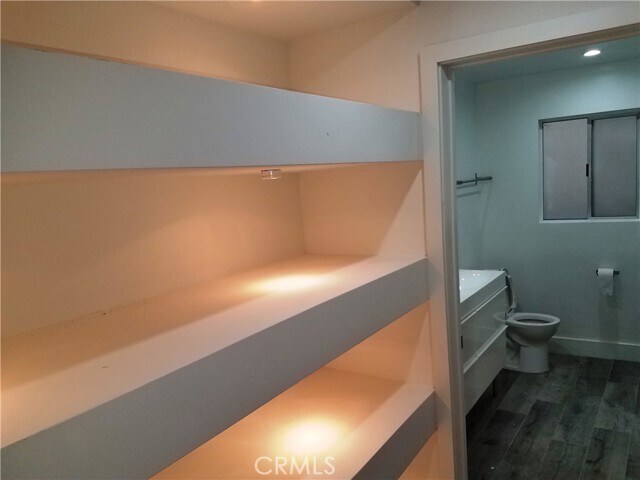 Building Photo - 811 6th Ct