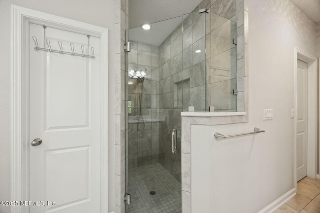 Building Photo - 2719 Chapman Oak Dr