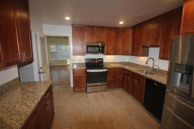 Building Photo - 9944 Murnane St