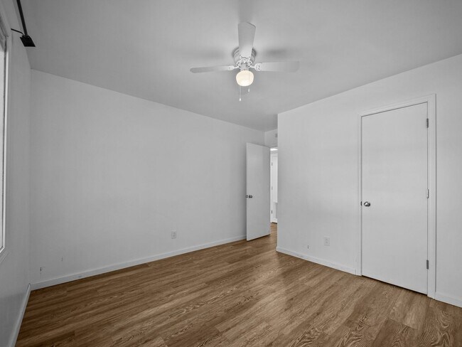 Building Photo - 110 Ravenwood Dr