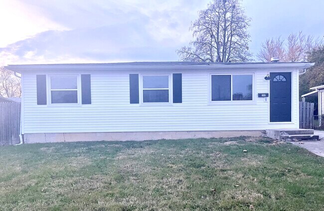 Primary Photo - 3481 Reaver Ave