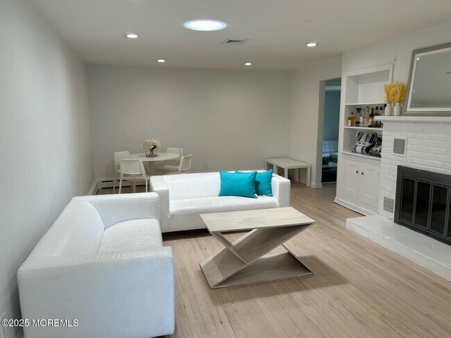 Building Photo - 17 Palmer Ave