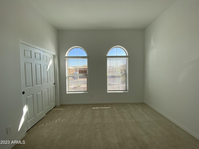Building Photo - 442 W Golden Aspen Dr