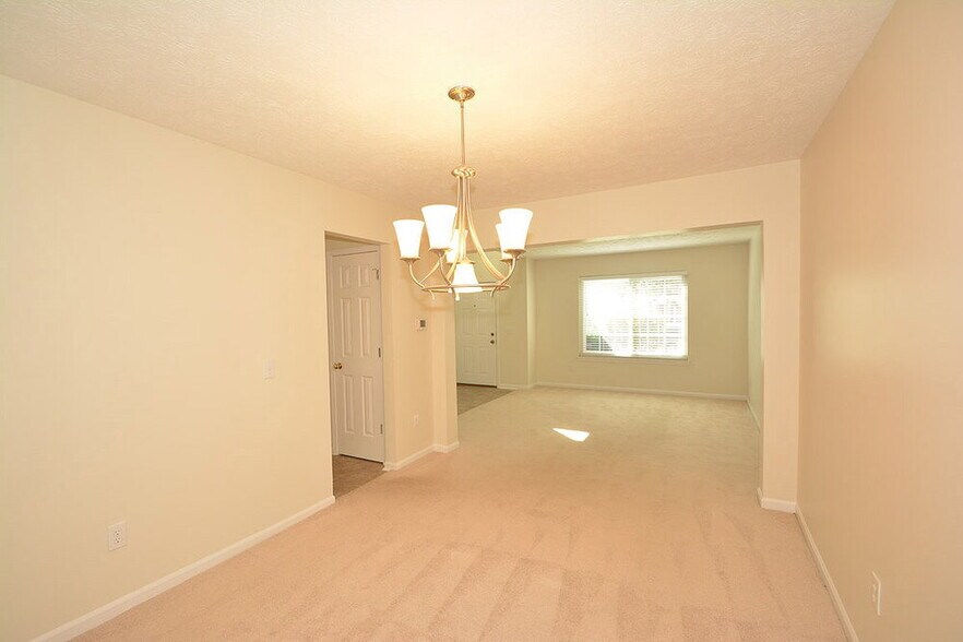 Building Photo - 3146 Crestwell Dr