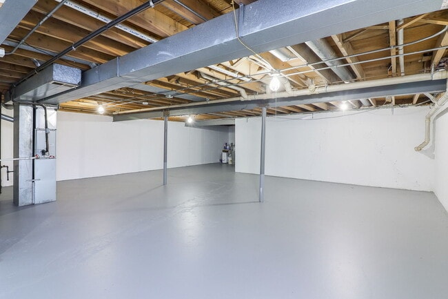 Building Photo - 177 Cascade Dr