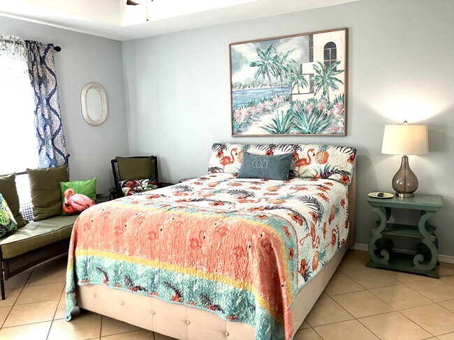 Building Photo - 2 S Bay Hill Dr