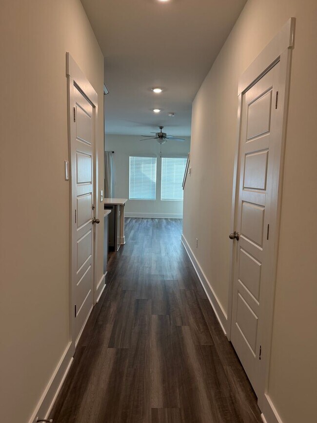 Building Photo - 3BR/2.5 BA Condo - City Station Townes, Greer
