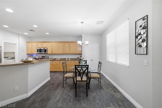 Building Photo - 321 W Arrowbird Ave