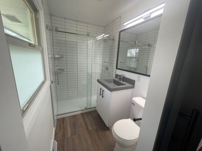 Building Photo - 2727 Florann Dr