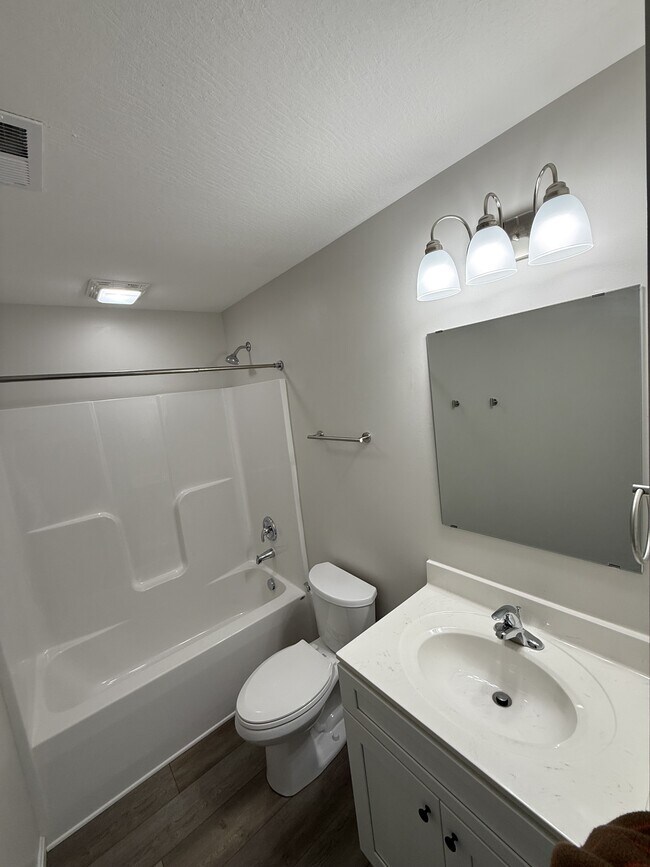 Building Photo - 36 Despain Ct