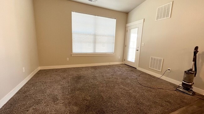 Building Photo - 3 Bed/2 Bathroom home in Herriman