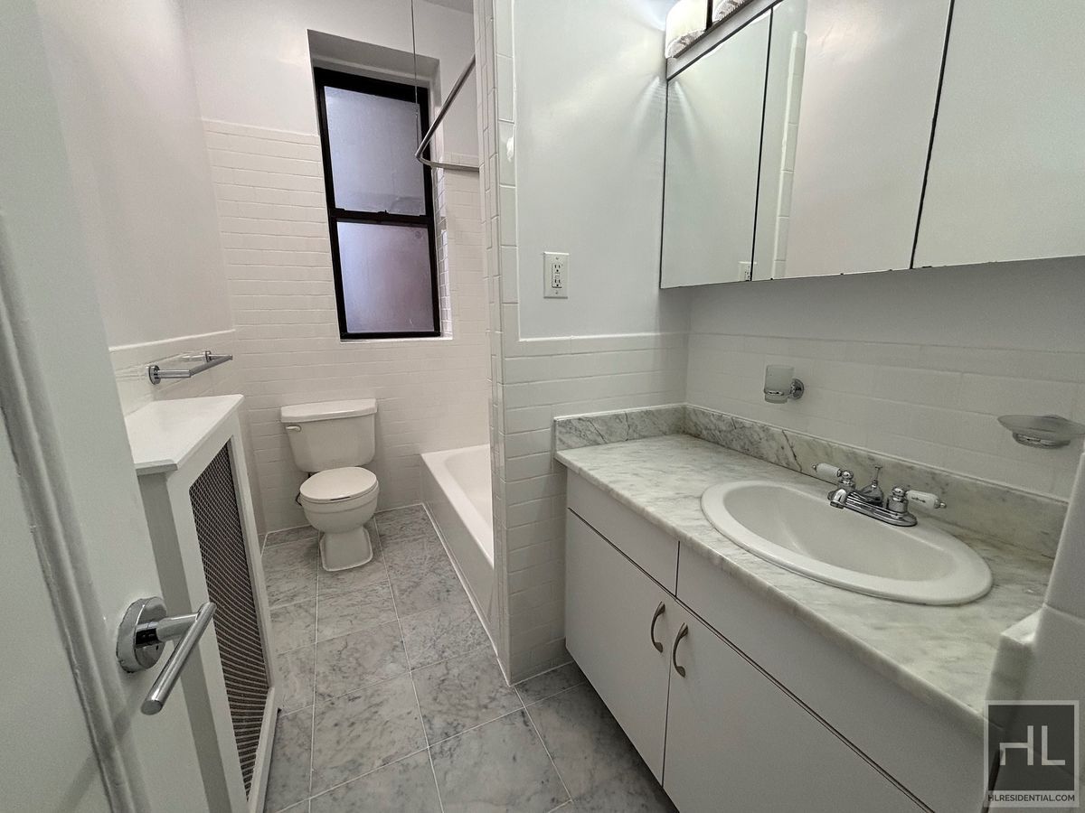 Building Photo - WEST 58 STREET