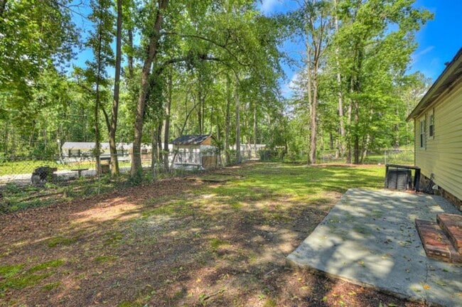 Building Photo - Updated Hephzibah Home with Covered Parking