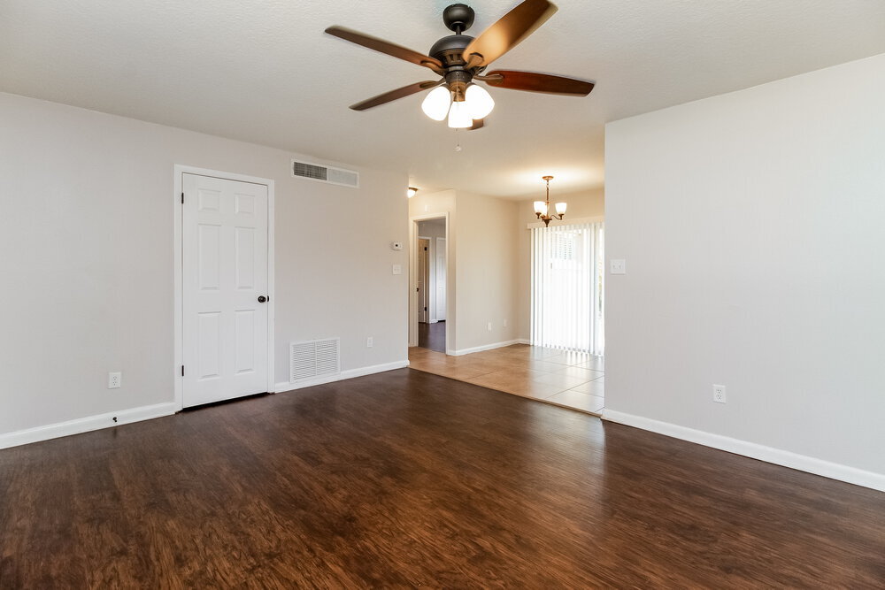 Building Photo - 2843 Kinnon Dr