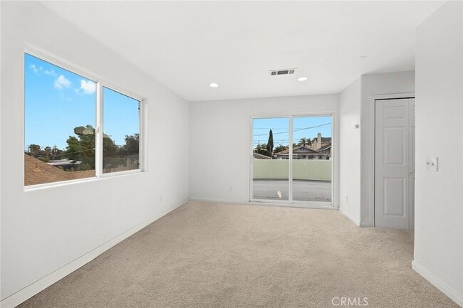 Building Photo - 554 Bonita St