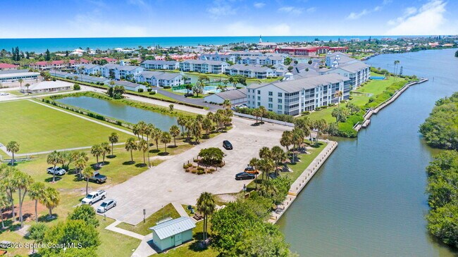 Building Photo - 630 S Brevard Ave