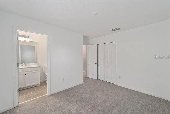 Building Photo - 3409 SW 34th Ave Cir