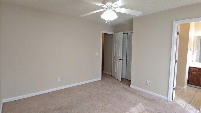 Building Photo - Move-In Ready! 2 Bedroom Townhome in Norcross