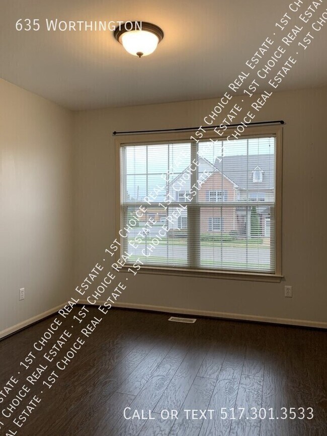 Building Photo - 635 Worthington-