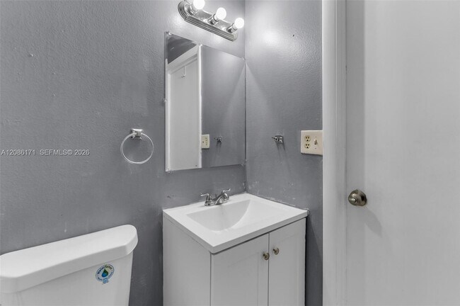 Building Photo - 608 SW 76th Terrace
