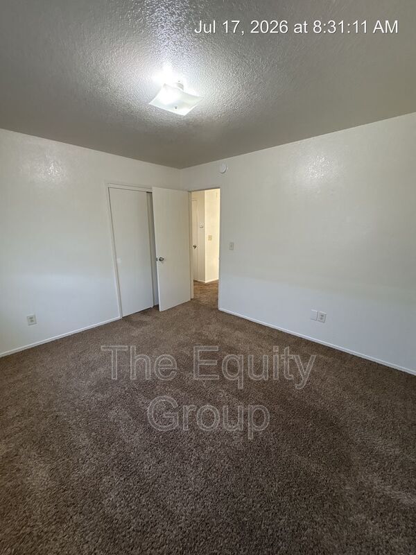 Building Photo - 1577 E Cross Ave
