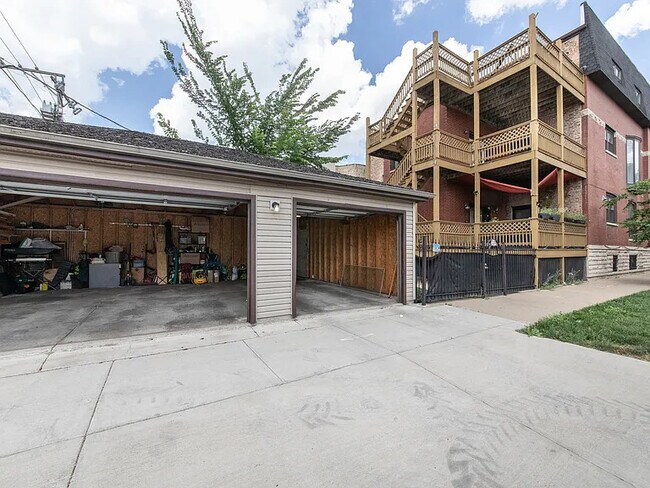 Building Photo - 2901 W Washington Blvd