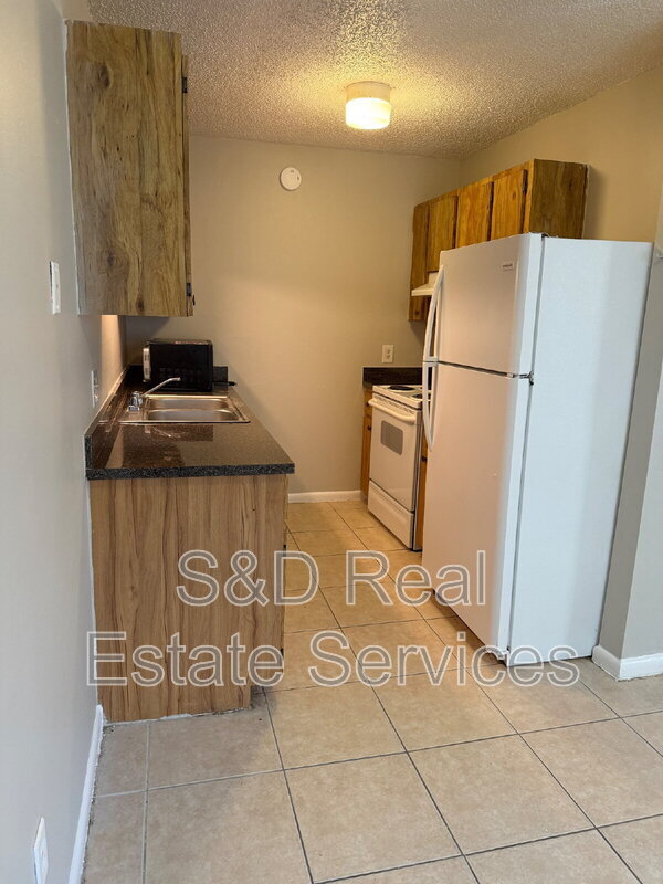 Building Photo - 3015 Allred Dr