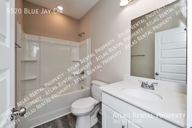 Building Photo - 5520 Blue Jay Cir