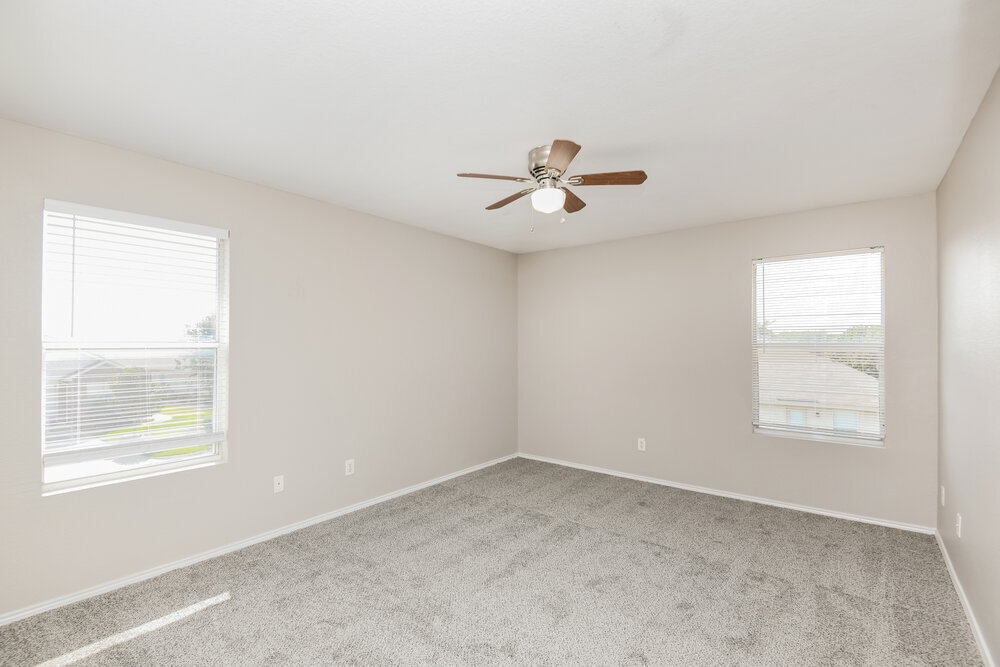 Building Photo - 1101 Maplewood Ln