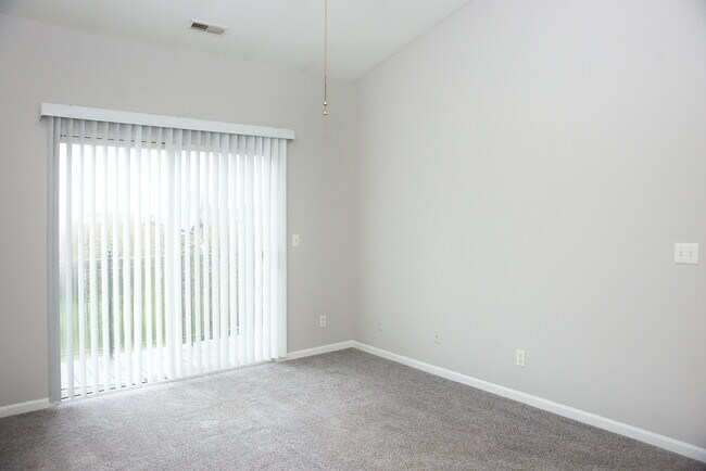 Building Photo - 42635 Park Cresent Dr