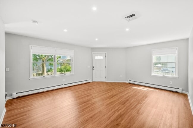 Building Photo - 40 N Middaugh St