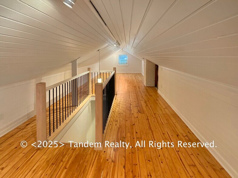 Building Photo - 2710 Sharondale Ct