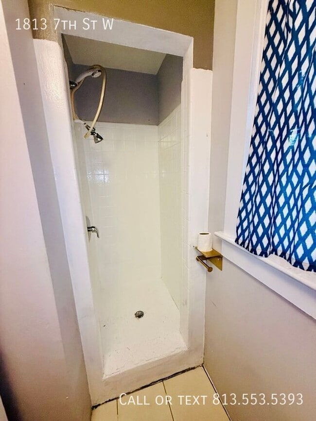 Building Photo - 1813 7th St W