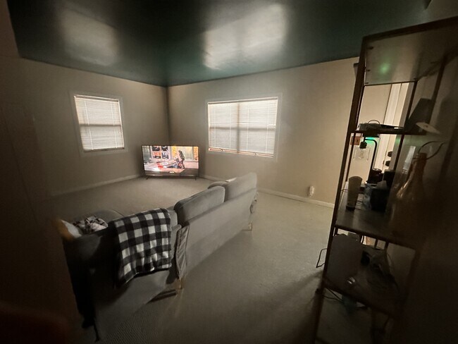 Building Photo - 551 Emerson St