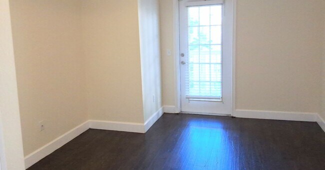 Building Photo - FOR RENT!!!  Beautiful Pool View Wood Floors Condo @ Park North Downtown Orlando!