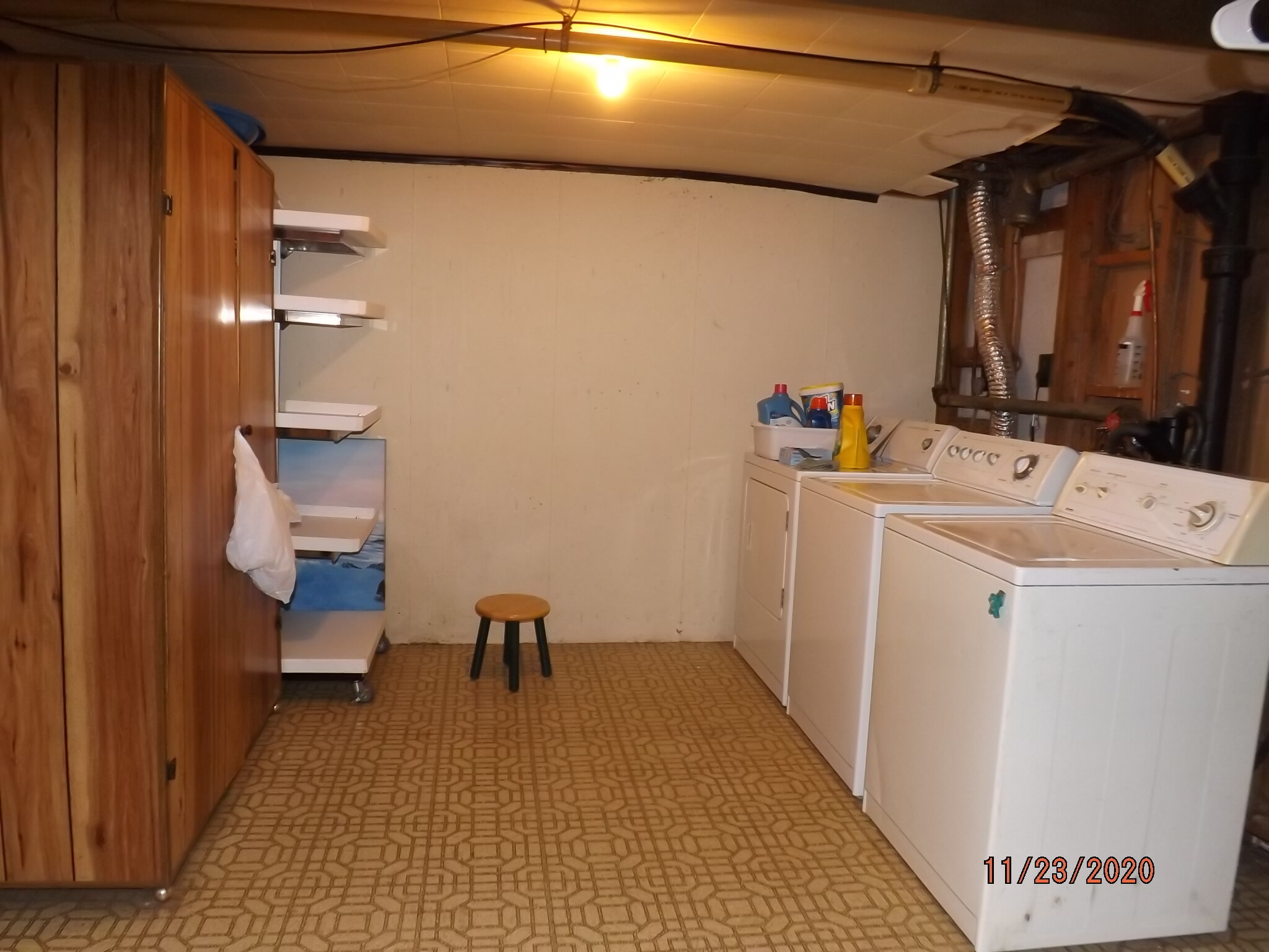 Basement Laundry - 3285 Revere St