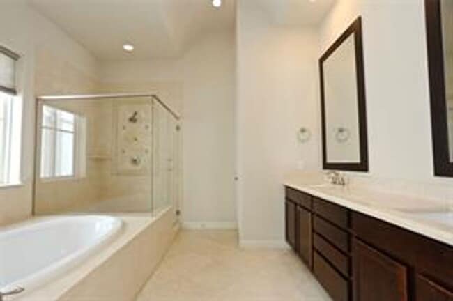 Building Photo - 3226 McKinney St