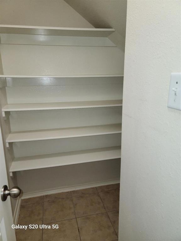 Building Photo - 17138 Oakwood Chase Dr