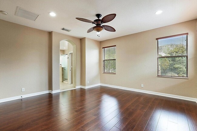Building Photo - 748 Cresta Cir